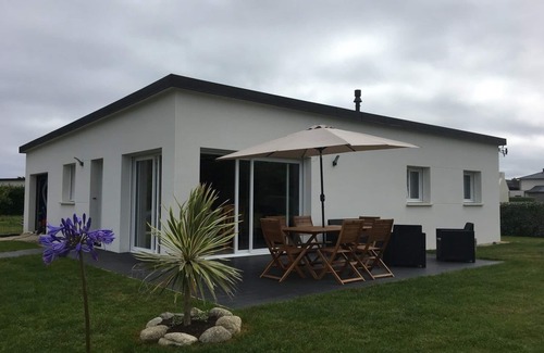 Ploudalmezeau House | PEACE AND QUIET 100M FROM THE SANDY BEACH