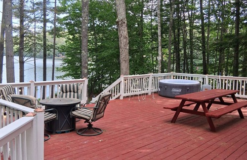 Casco House | Peace andprivacy wait you w/ 160' waterfront and dock