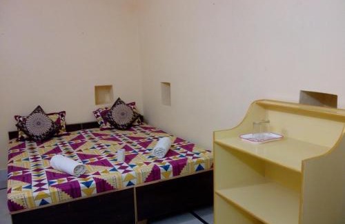 Amar Sagar Pol Hotel | Peace & Joy