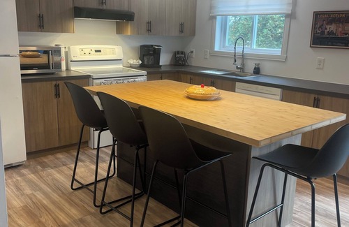 Saint-Denis-de-Brompton Ski Chalet | Peaceful escape at the Au Ciel Bleu cottage near Grand Lac Brompton.