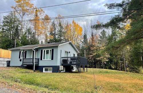 Saint-Denis-de-Brompton Ski Chalet | Peaceful escape at the Au Ciel Bleu cottage near Grand Lac Brompton.
