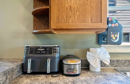 Green Lake House | Peaceful 2BR Upper Unit | Steps from Green Lake