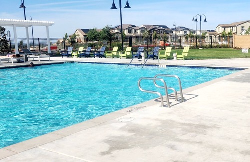 Tracy House | Peaceful 4BR-3BA Villa w/Club-House+Pool Spa Deck Garden
