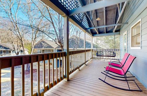 Lake Junaluska Apartment | Peaceful Abode