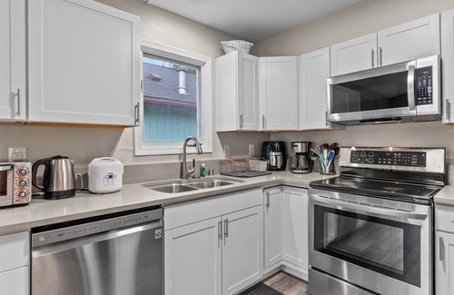 University Area House | Peaceful Anchorage Stay