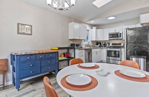 University Area House | Peaceful Anchorage Stay
