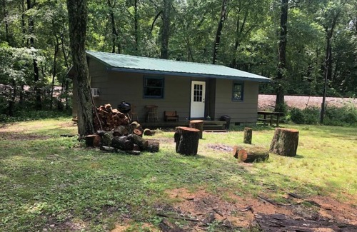 Westphalia Cabin | Peaceful Cabin By The Lake