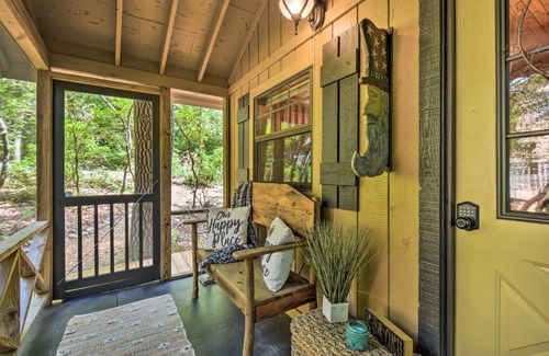 Clayton Apartment | Peaceful Clayton Carriage House with Fire Pit!