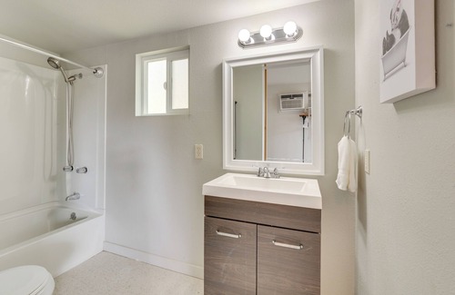Temecula Apartment | Peaceful Cottage ~ 3 Mi to Old Town & Wineries!