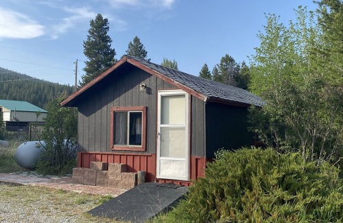 Darby House | Peaceful Cottage in the Bitterroot
