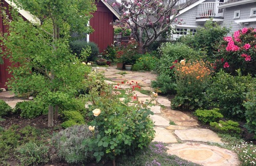 Capitola House | Peaceful Escape, Tropical Gardens, Easy Walk to Beach & Eats