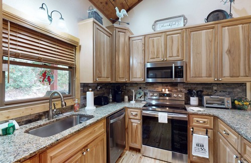 Warne Cabin | Peaceful, family-friendly retreat w/nearby forests & golf course