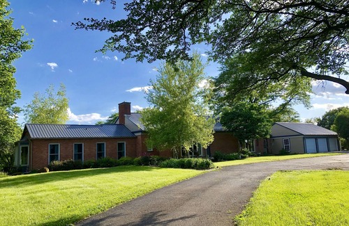 Clare House | Peaceful Farmland Getaway