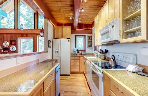 Carnelian Bay House | Peaceful Forest Retreat