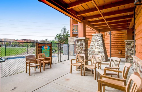 Wisconsin Dells Condo | Peaceful gem with golf course - near Noah’s Ark & Mt. Olympus