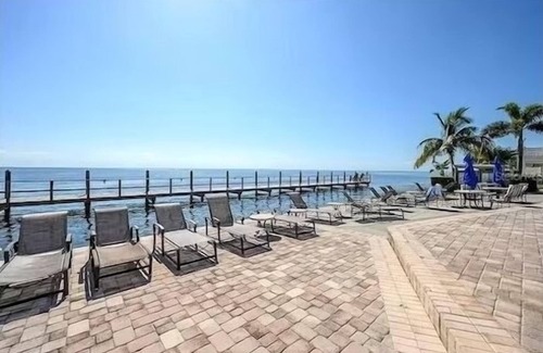 Coquina Key Apartment | Peaceful getaway by the bay