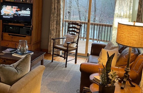 Martin House | Peaceful Lakefront Getaway At Hartwell -Year Round Family Vacation Spot w Dock