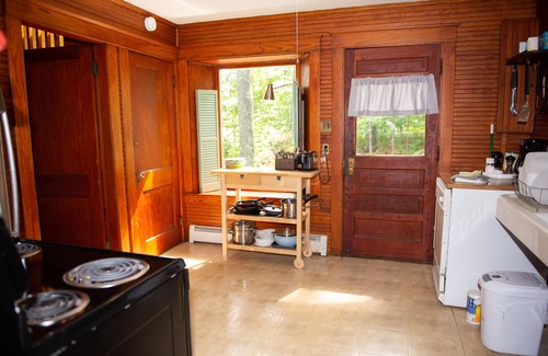 Augusta Cottage | Peaceful lakeside getaway