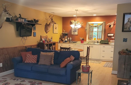 Beaufort Apartment | Peaceful lodge overlooking a beautiful pond