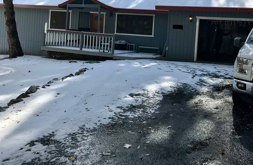 Apple Hill House | Peaceful mountain home- Minutes To Sly Park/Jenkinson Lake and Apple Hill