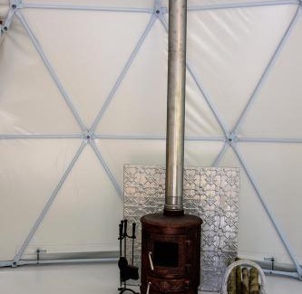 Traveston House | Peaceful off-grid stay surrounded by nature