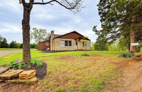 Grantville House | Peaceful Perry Home w/Patio - Pets Welcome!