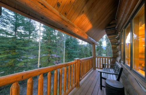 Blue River House | Peaceful Pines Log Lodge