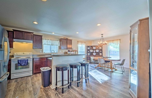 Portales House | Peaceful Portales Escape w/Patio & Grill!