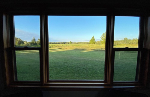 Brule House | Peaceful South Shore Retreat – Enjoy Mowed Walking Trails & Modern Comforts