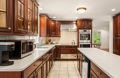 Mount Desert House | Peaceful spacious wooded retreat 10 minutes from Acadia's Main Entrance