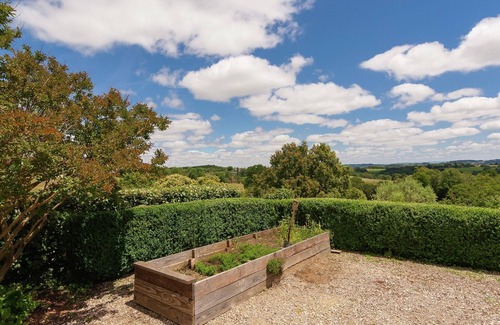 Badefols-d'Ans Cottage | Peaceful Stay with Pool