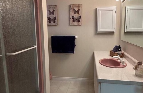 Eugene Apartment | Peaceful studio close to town - Only 20 minutes to U of O!