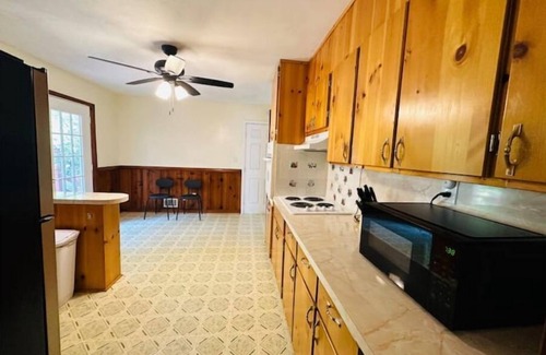 Forest Park House | Peaceful Suburban Gateway