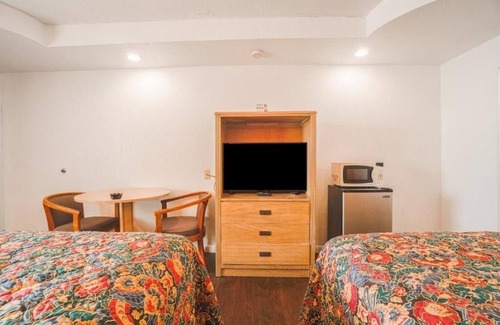 North Beach Hotel | Peaceful Unit Near Texas Aquarium – Pets Allowed & Free Parking