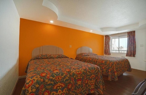 North Beach Hotel | Peaceful Unit Near Texas Aquarium – Pets Allowed & Free Parking