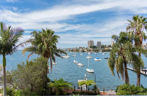 Elizabeth Bay Apartment | Peach Apartment at Palm View Collective