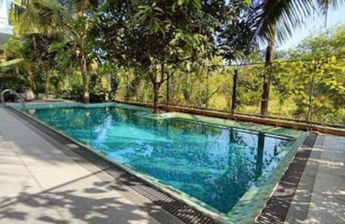 Nagoa Villa | Peacock View 4BHK Pvt Pool & Jacuzzi at Saligao