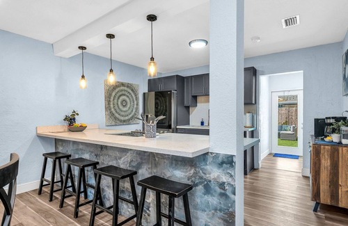 Riviera Beach House | Peanut Island Paradise I 4 Mins to Island Shuttle!