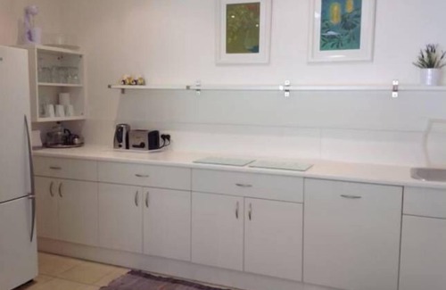 Pearl Beach House | Pearl Beach an easy short level walk - super clean, spacious and comfortable