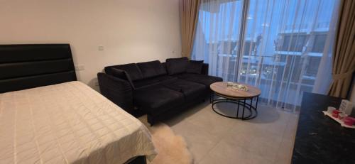 Politiko Apartment | Pearl Island Apartment