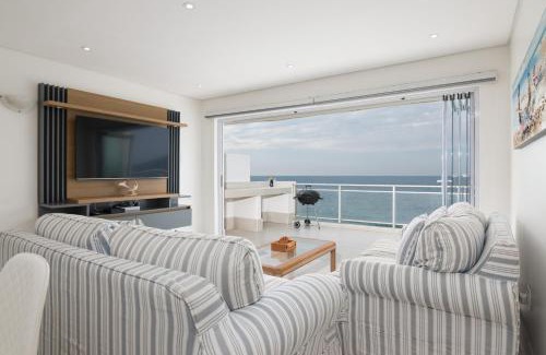 Shaka's Rock Apartment | Pebble Beach 6