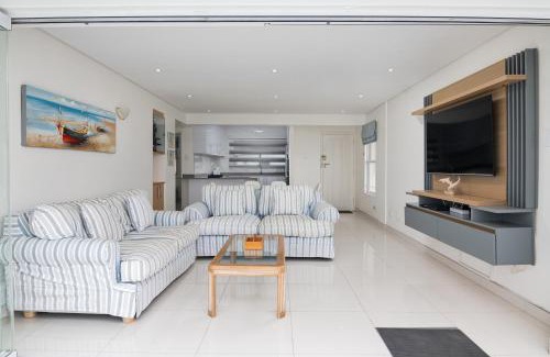 Shaka's Rock Apartment | Pebble Beach 6