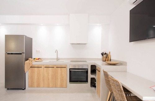 Kokkini Chani House | Pebble Luxury Suite by the Sea