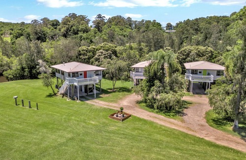 Repton Apartment | Peking Duck - Riverside Pet Friendly Home