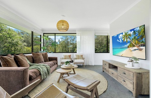 Repton Apartment | Peking Duck - Riverside Pet Friendly Home