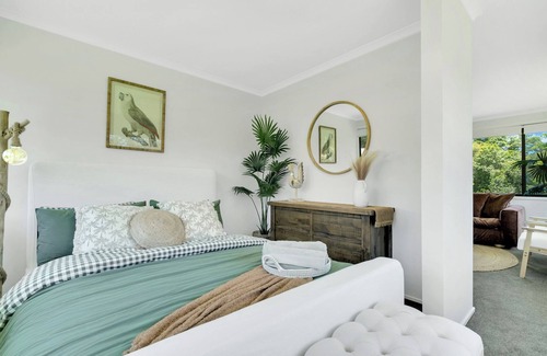 Repton Apartment | Peking Duck - Riverside Pet Friendly Home