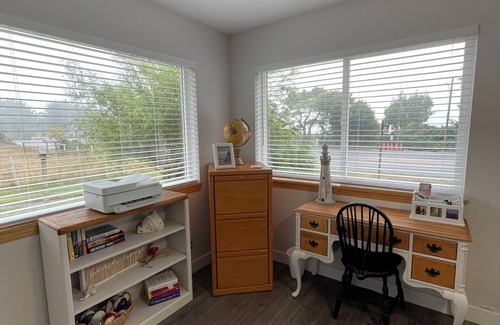 Brookings House | Pelican Cottage ~ walk to the beach, Close to Brookings and Crescent City