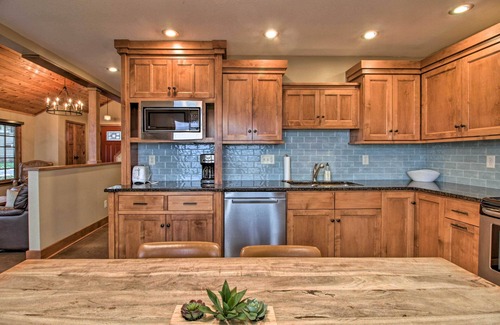 Breezy Point House | Pelican Lake Retreat w/Fire Pit, Dock & Grill!