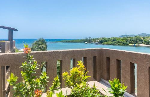 Antoneys Cay Apartment | Pelican Penthouse -Mangrove Dock home