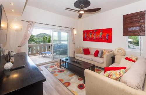 Antoneys Cay Apartment | Pelican Penthouse -Mangrove Dock home